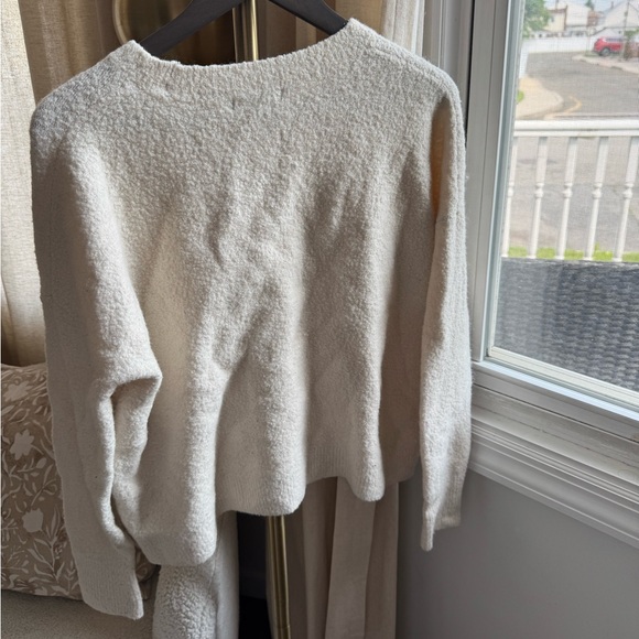 Banana Republic Cozy Cream Sweater | Large - Picture 3 of 4